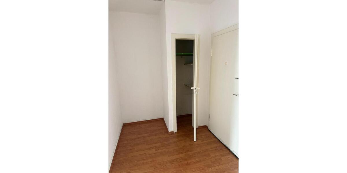 Etagenwohnung Düsseldorf Stadtbezirk 3 - 6 Zimmer, 49 m&sup2;, 850&euro; | Angebot:25305563