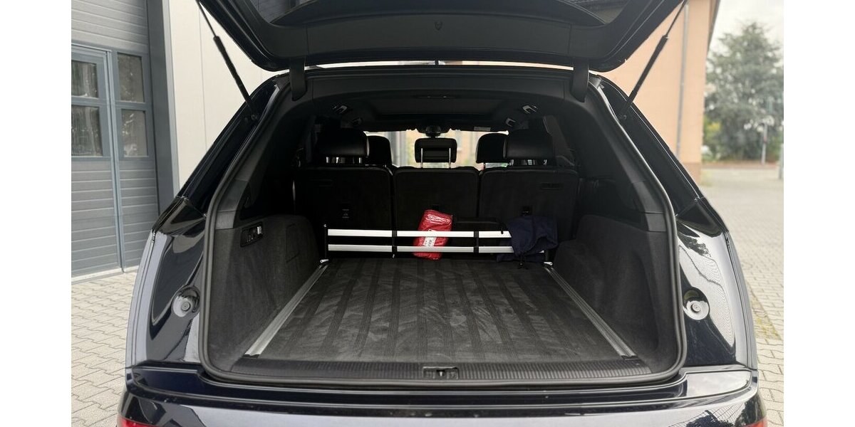 Audi Q7 3.0 TDI e-tron quattro / Panorama / Kamera 179.000 km 30.900 &euro; Mönchengladbach 41066