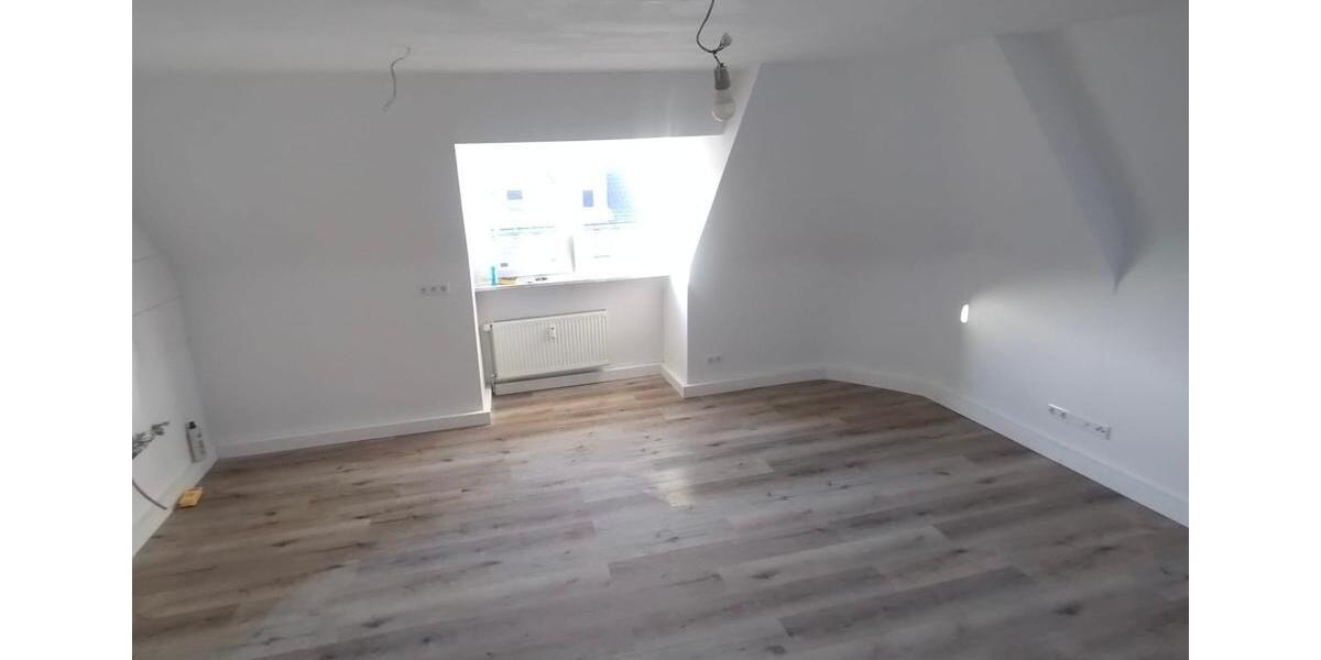 Dachgeschoßwohnung Oberhausen Alstaden - 3 Zimmer, 64 m&sup2;, 690&euro; | Angebot:25407432