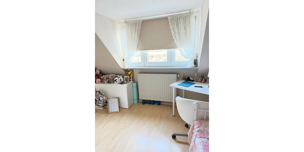 68m2 3-Zimmer-Dachgeschoss-Wohnung mit gartennutzung 3 zimmer