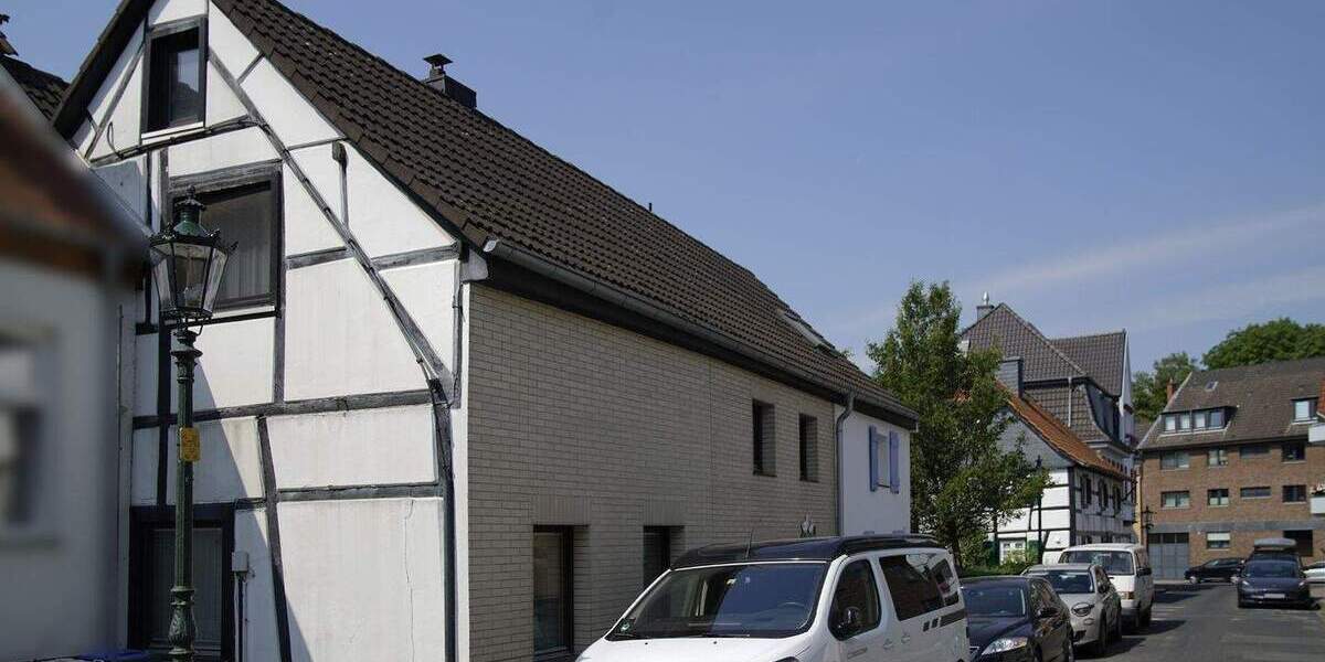 Ein-Zweifamilienhaus nahe der Urdenbacher Kämpe 4 zimmer