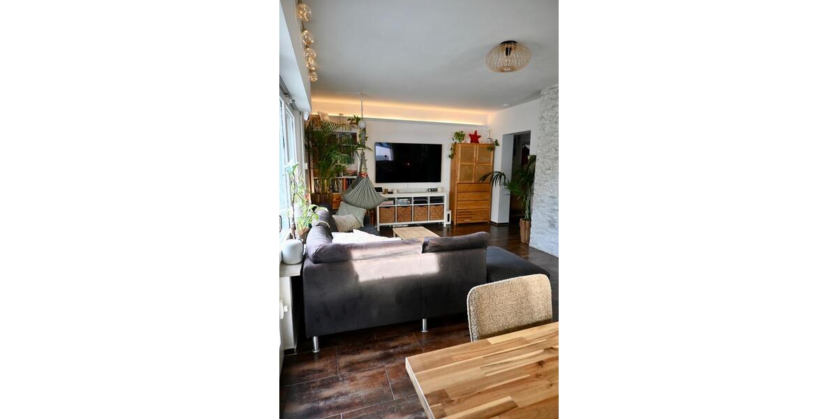 Einfamilienhaus mit Doppelgarage & PV-Anlage - provisionsfrei 3.5 zimmer