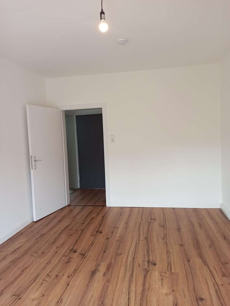 Wohnung zum Mieten in Düsseldorf 606,39 € 35.67 m²
