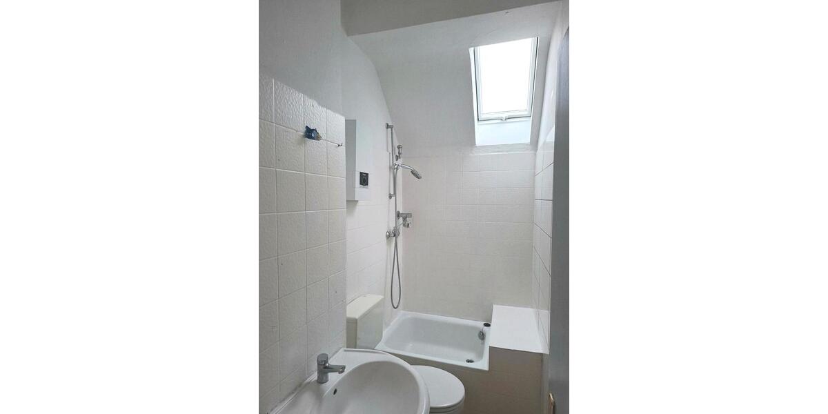 Hübsche DG Wohnung, 2 Zi. Heiligenhaus zu vermieten 2 zimmer