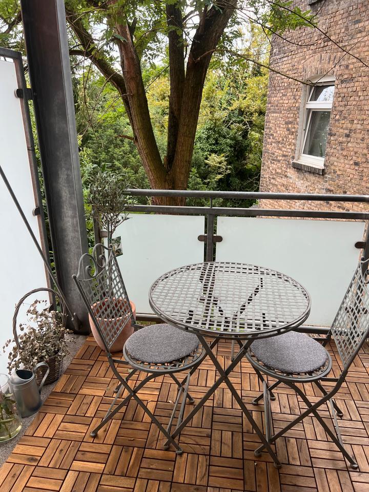 Helle 100qm Altbauwohnung mit 4 Zimmern und 3,5m Decken zimmer