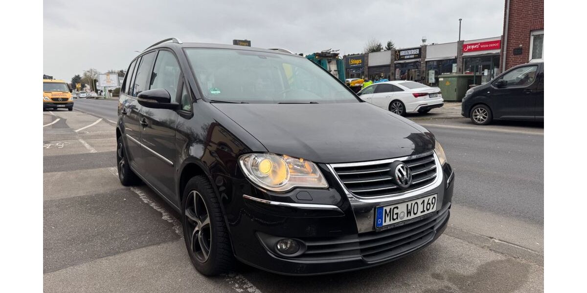 VW Touran 219.500 km 5.750 &euro; Mönchengladbach 41061