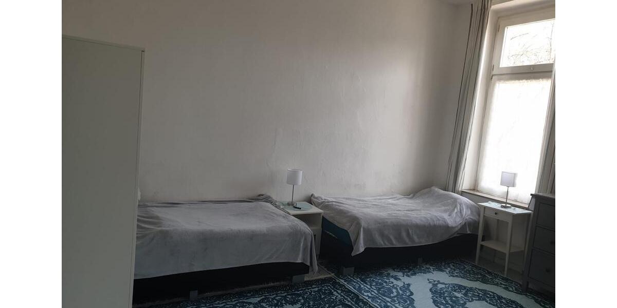 VOLLMÖBILIERTE MONTEUR WOHNUNG OSTWALL 4 zimmer