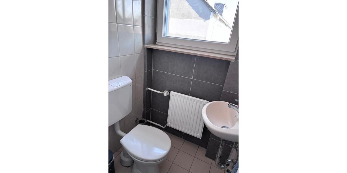 Etagenwohnung Düsseldorf Stadtbezirk 9 - 3.5 Zimmer, 84 m&sup2;, 1.200&euro; | Angebot:25350874