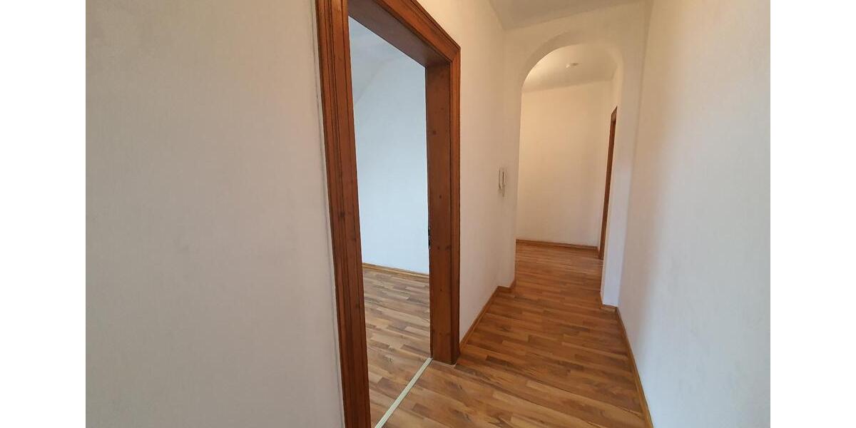 Dachgeschoßwohnung Duisburg Mittelmeiderich - 3 Zimmer, 95 m&sup2;, 700&euro; | Angebot:26462850