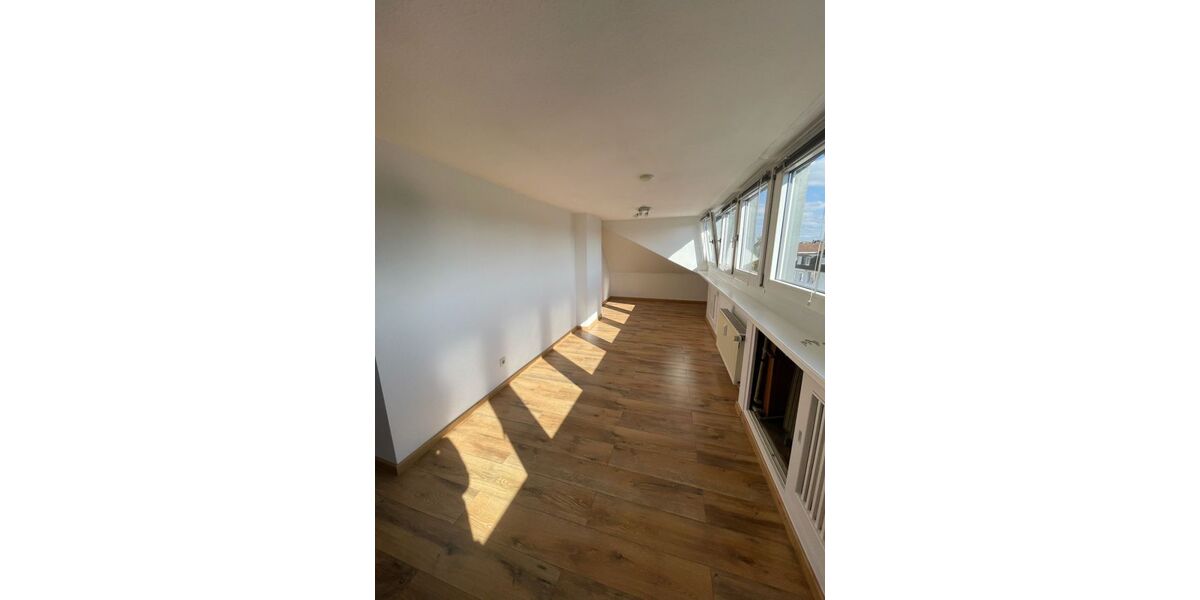 Provisionsfrei* SOFORT FREI! Rhein-nah - 2-Zm Penthouse Oberkassel - renoviert, Klimaanlage Einbauküche 55m² - Einfamilienhaus Düsseldorf Oberkassel | Angebot:27074522