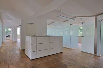 Büro in Düsseldorf 3.790 € 290 m²