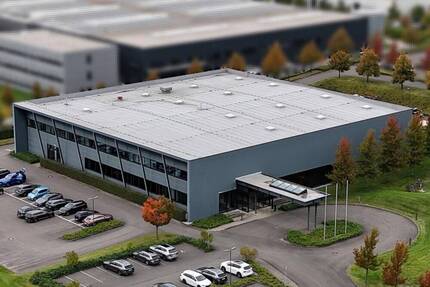 Exklusive GewerbeImmobilie (Bj. 2011) mit 3.133 m² Hallen- und Bürofläche in TOP-Lage!