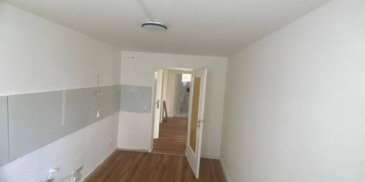 Etagenwohnung Düsseldorf Lohausen - 2 Zimmer, 77 m&sup2;, 1.400&euro; | Angebot:26933027