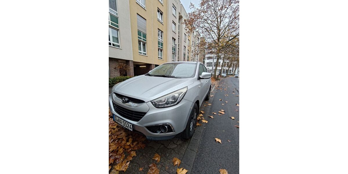 Hyundai ix35 123.000 km 11.999 &euro; Düsseldorf 40476