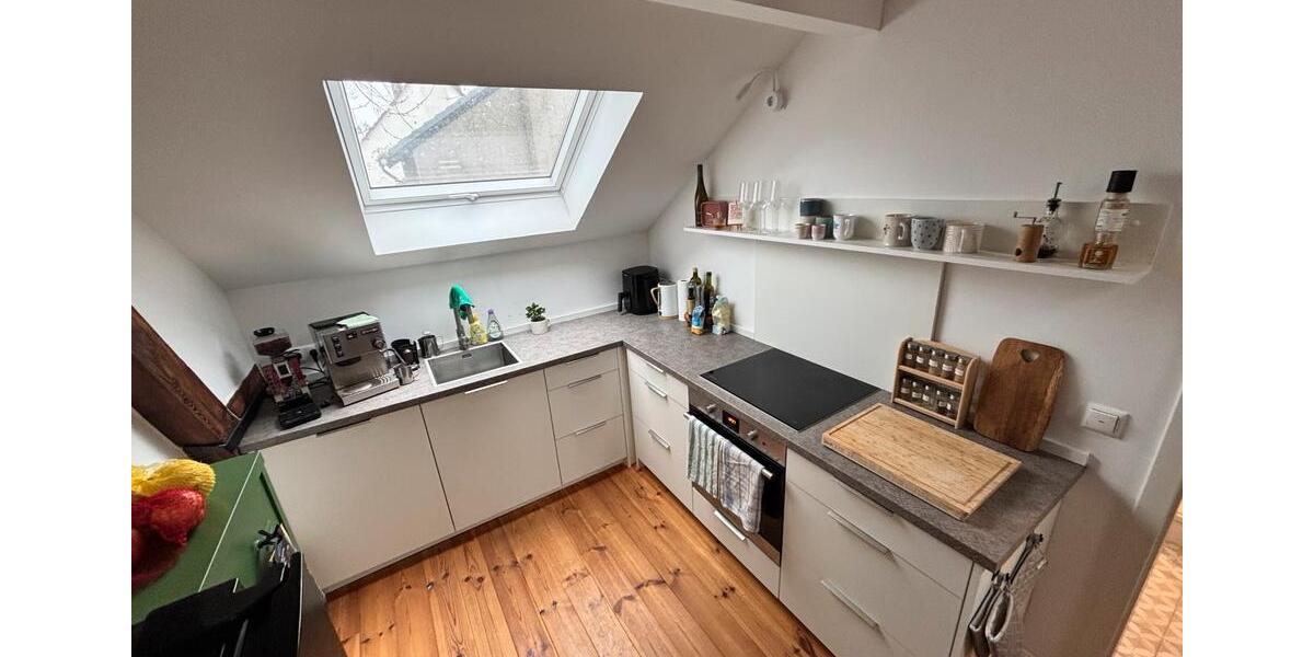 Dachgeschoßwohnung Duisburg Laar - 3 Zimmer, 77 m&sup2;, 895&euro; | Angebot:25352216