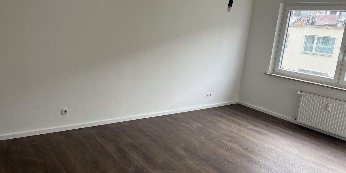 Etagenwohnung Krefeld Stadtmitte - 3 Zimmer, 91 m&sup2;, 750&euro; | Angebot:25780302