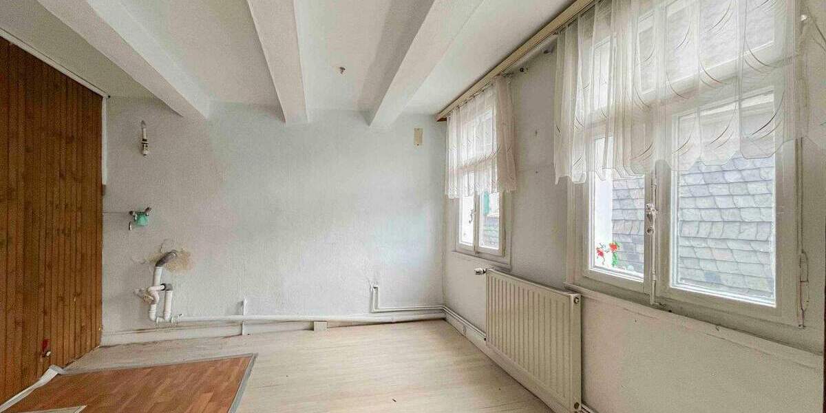 Einfamilienhaus Solingen Gräfrath - 6 Zimmer, 108 m&sup2;, 160.000&euro; | Angebot:25781326
