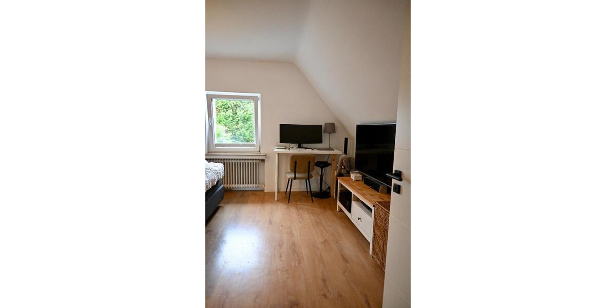 Einfamilienhaus mit Doppelgarage & PV-Anlage - provisionsfrei 3.5 zimmer