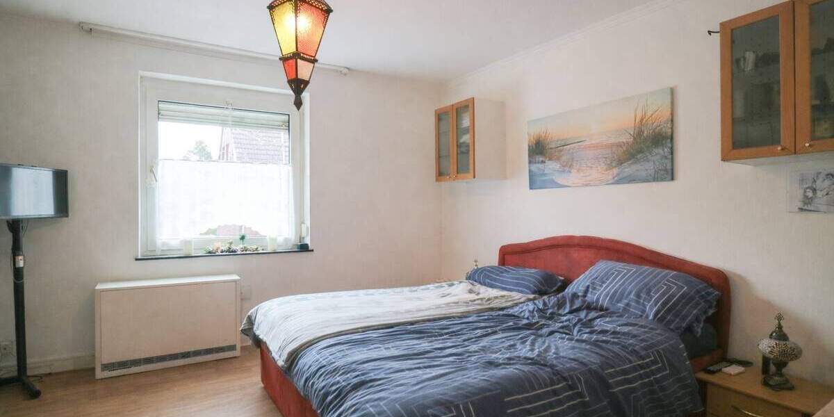 Mehrfamilienhaus, Wohnhaus Dormagen Dormagen-Mitte - 7 Zimmer, 147 m&sup2;, 330.000&euro; | Angebot:25211887