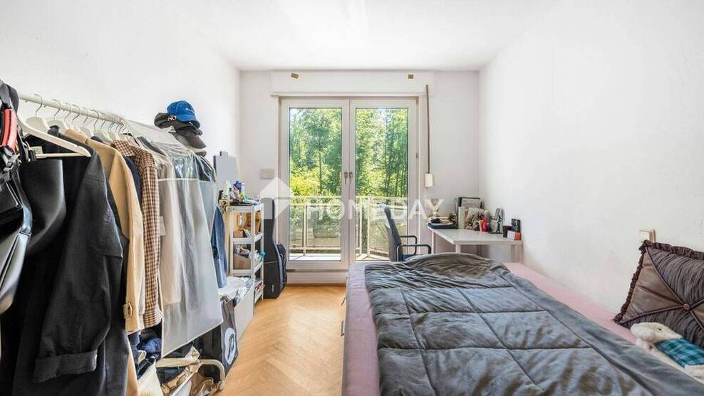 Großzügige 3-Zimmer-Wohnung mit 2 Balkonen und Tiefgaragenstellplatz - stilvoll wohnen am Waldrand