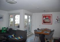 schöne Single-Wohnung m. Balkon 52m² inkl. Küche und TG, Waldnähe