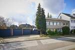 Großzügiges Zweifamilienhaus mit 3 Garagen in Hüls 6 zimmer