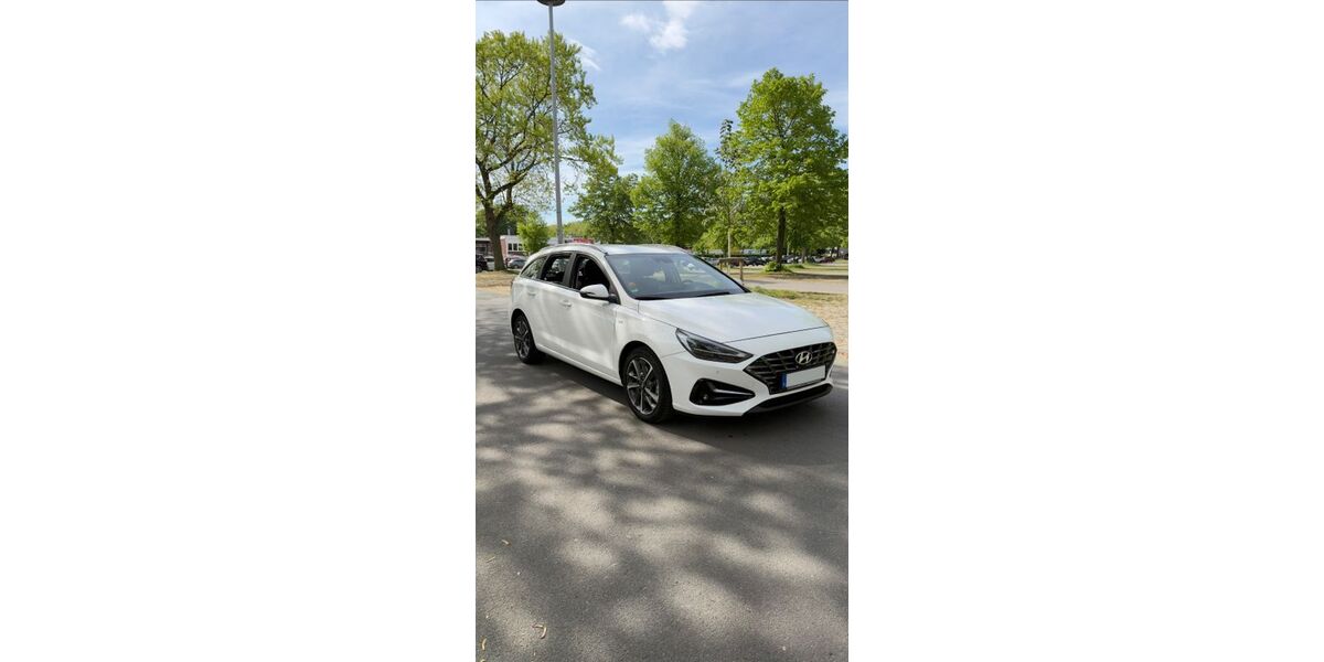 Hyundai i30 23.116 km 22.000 &euro; Duisburg 47055