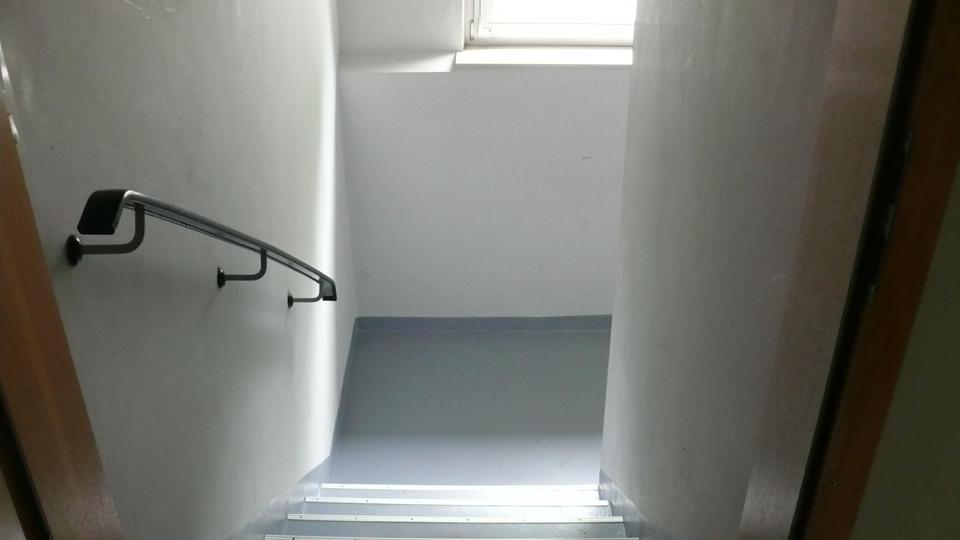 Dachgeschoßwohnung Duisburg Mittelmeiderich - 2 Zimmer, 50 m&sup2;, 450&euro; | Angebot:25408517