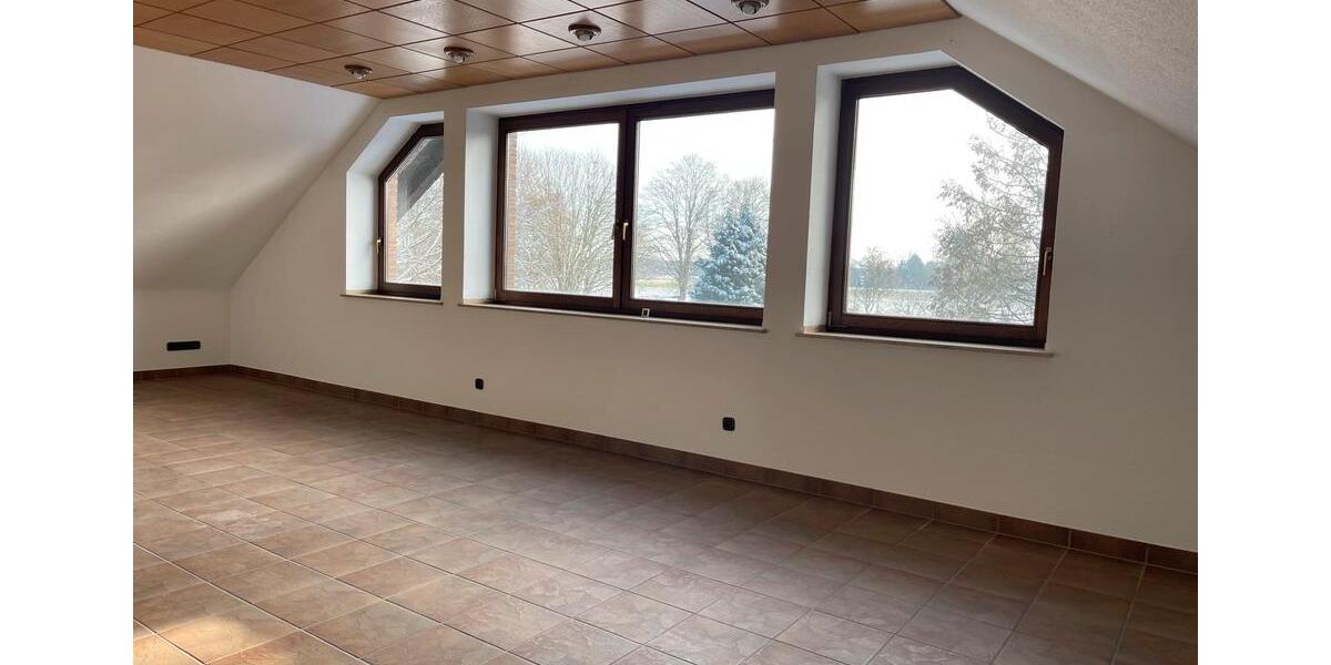 Dachgeschoßwohnung Mönchengladbach West - 2 Zimmer, 70 m&sup2;, 690&euro; | Angebot:25459987