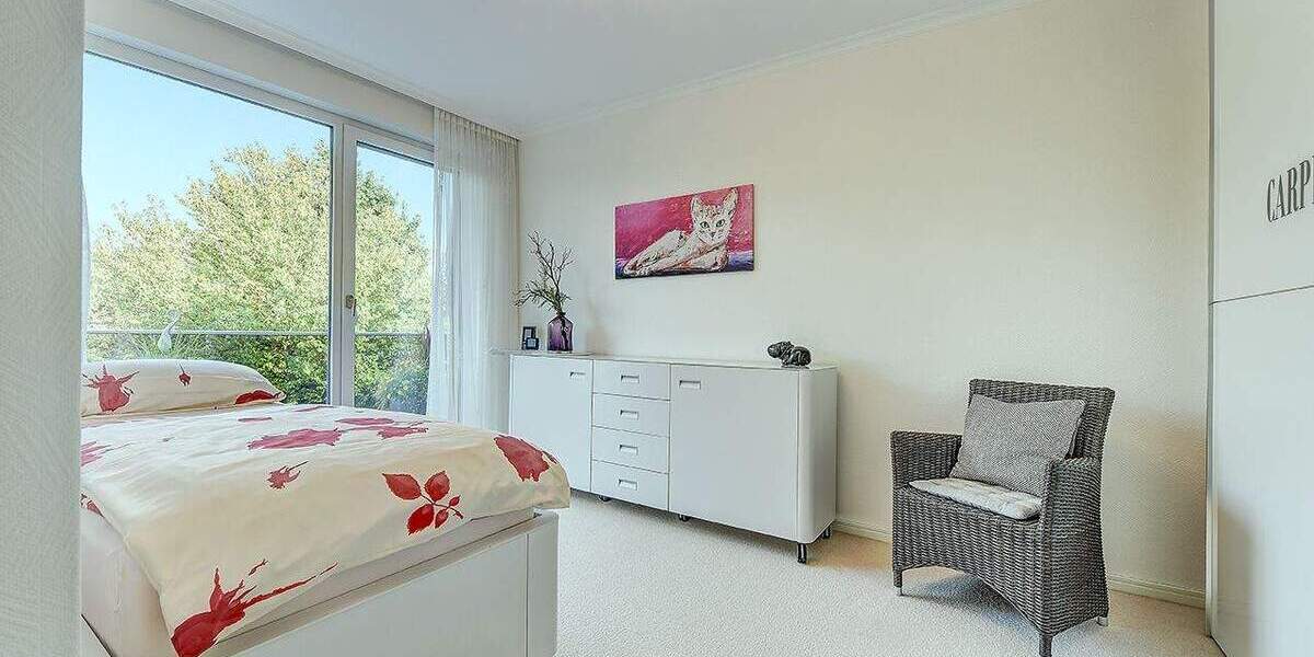 Luxuriöse, Lichtdurchflutete Wohnung mit 2 Terrassen und 2 TG-Plätzen 5 zimmer