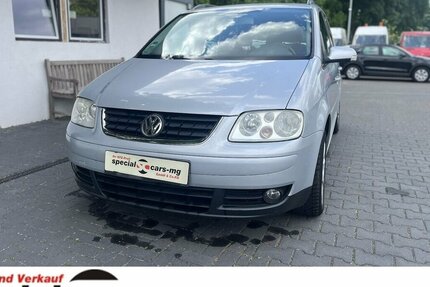VW Touran Trendline / 7 Sitze / Kamera / Tempomat 249.000 km 3.900 € Mönchengladbach 41066