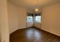 2-Zimmer-Wohnung mit Balkon & Abstellraum —72m²— Erdgeschoss