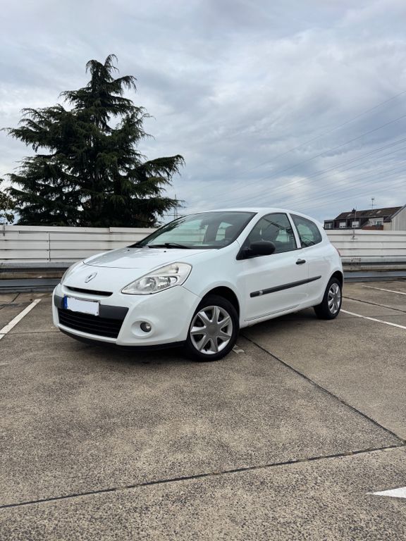 Renault Clio 174.000 km 2.600 € Leverkusen 51379