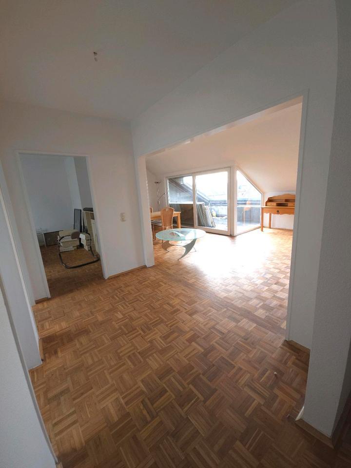 Exklusive Dachgeschoßwohnung in ruhiger Lage