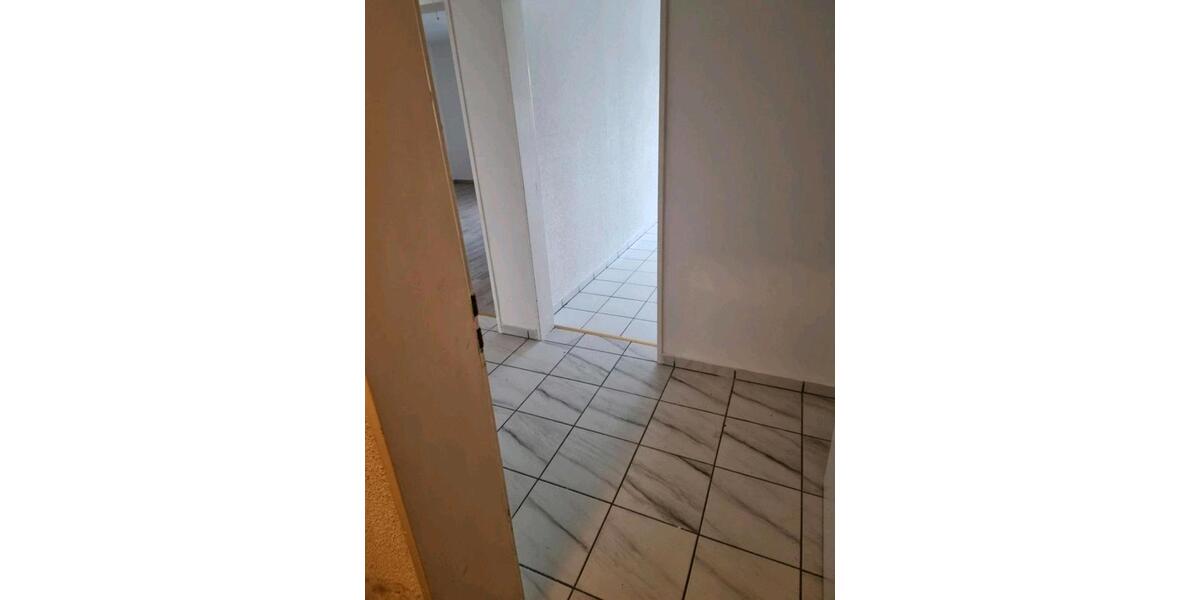 Etagenwohnung Mönchengladbach Süd - 3 Zimmer, 83 m&sup2;, 1.300&euro; | Angebot:26127004