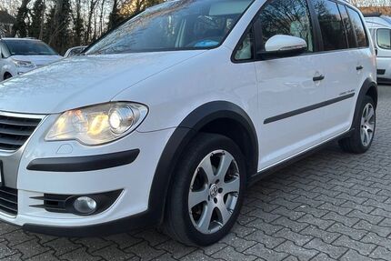 VW Touran 146.200 km 6.999 &euro; Düsseldorf 40625