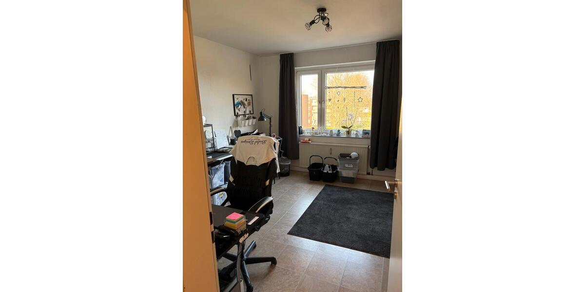 Dachgeschoßwohnung Mönchengladbach West - 4 Zimmer, 93 m&sup2;, 180.000&euro; | Angebot:27077729