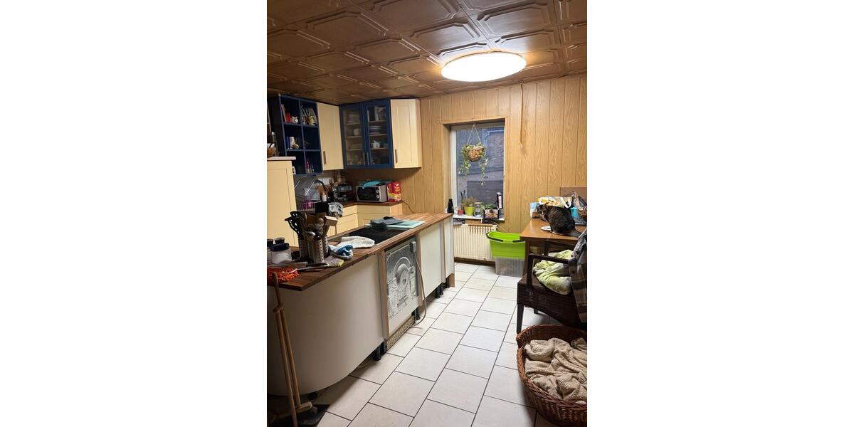 Dreifamilien Haus zur Sanierung 8 zimmer