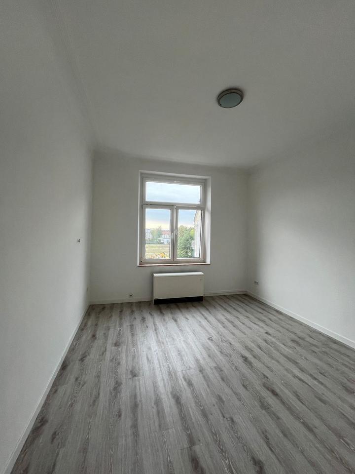 Helle Altbauwohnung für junges Pärchen in Düsseldorf-Lörick zimmer