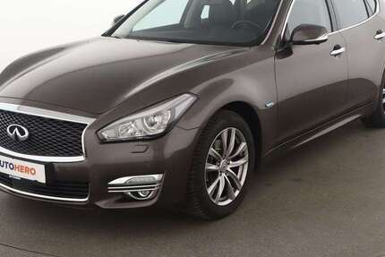 INFINITI Q70