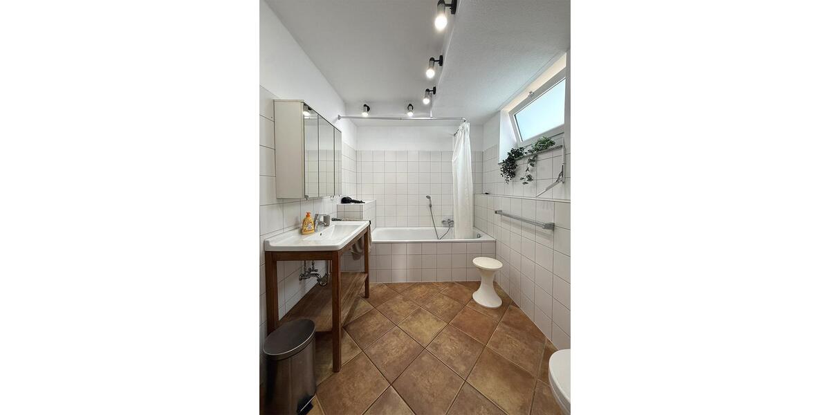 Bungalow Köln Heimersdorf - 4 Zimmer, 155 m&sup2;, 2.400&euro; | Angebot:26581636