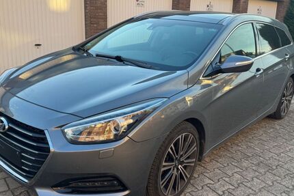Hyundai i40 268.000 km 5.990 &euro; Neuss 41462