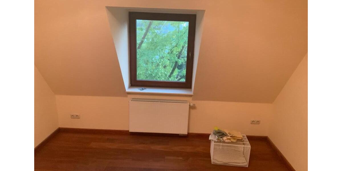 Dachgeschoßwohnung Neuss Gnadental - 5 Zimmer, 177 m&sup2;, 2.250&euro; | Angebot:26384336