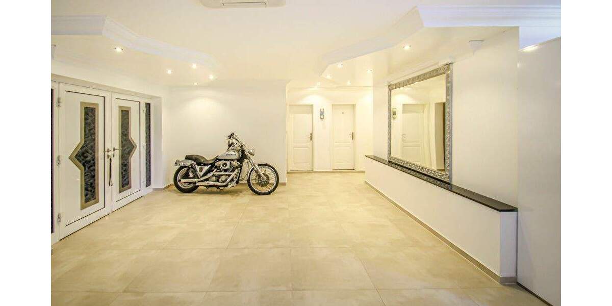 Imposantes Landhaus mit diversen Nebengebäuden 7 zimmer