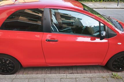 Toyota Yaris 197.800 km 2.449 &euro; Neuss 41462