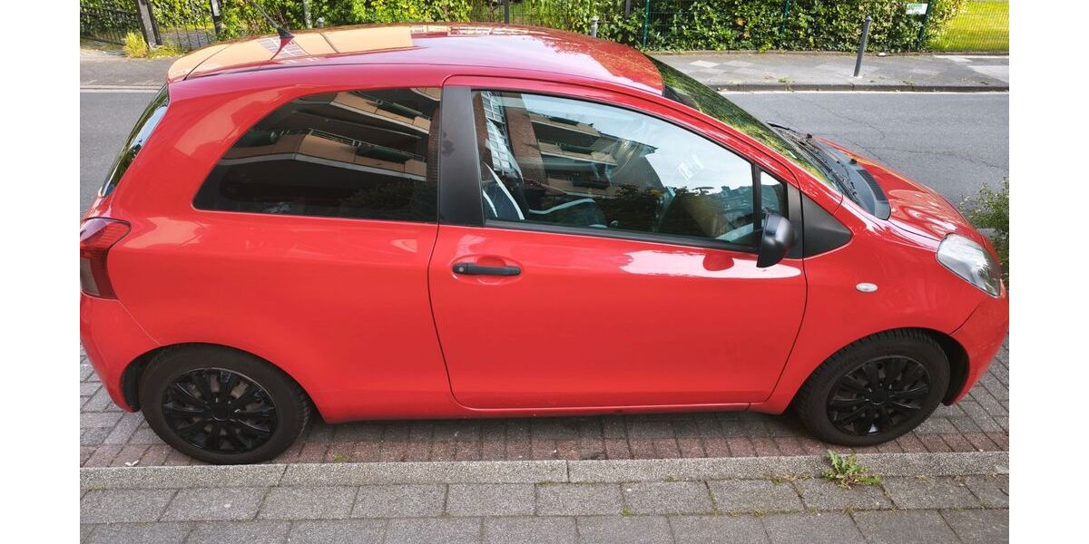 Toyota Yaris 197.800 km 2.449 &euro; Neuss 41462