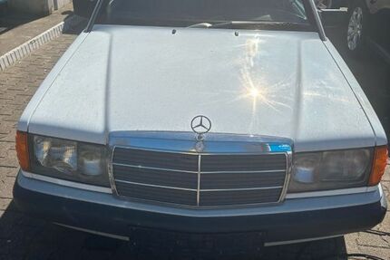 Mercedes-Benz 190 151.000 km 5.900 € Bergheim-Niederaussem 50129