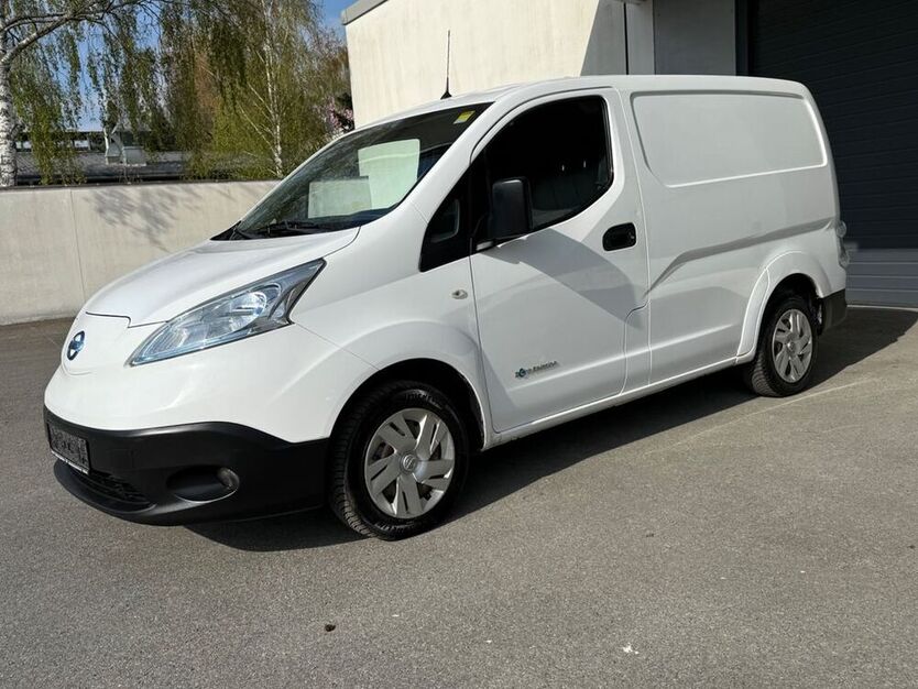 NV200