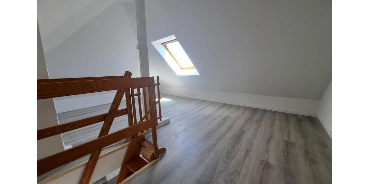 Dachgeschoßwohnung Oberhausen - 2.5 Zimmer, 54 m&sup2;, 400&euro; | Angebot:26424624