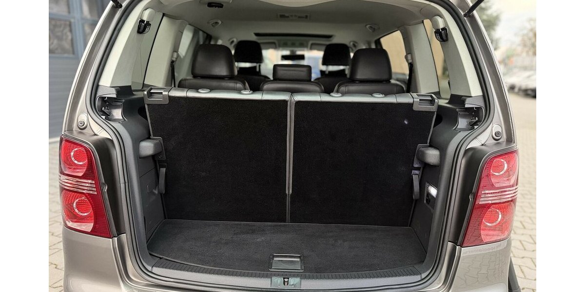 VW Touran R-Line Schiebedach Leder 7Sitze IHand 124.990 km 11.900 &euro; Mönchengladbach 41066